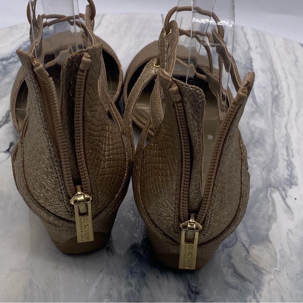 NWT Kenneth Cole Reaction gold wedges Size 7 M - Picture 8 of 11
